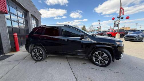 2019 Jeep Cherokee Overland