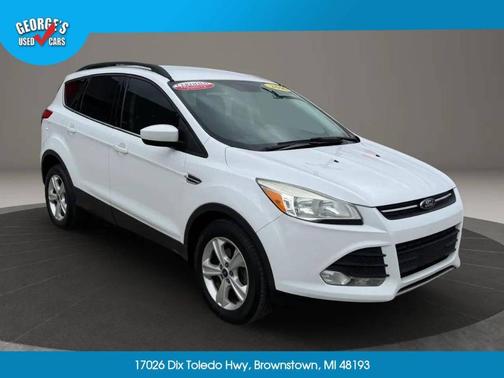 White 2016 Ford Escape SE