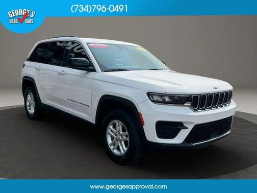 White 2023 Jeep Grand Cherokee Laredo