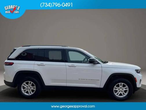 White 2023 Jeep Grand Cherokee Laredo