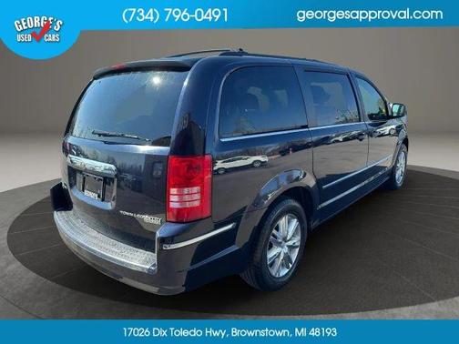 2010 Chrysler Town & Country Touring
