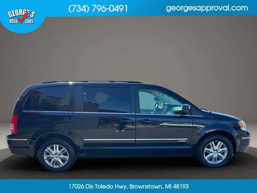 2010 Chrysler Town & Country Touring