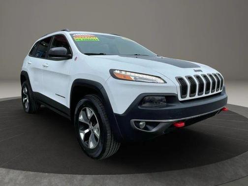 White 2017 Jeep Cherokee Trailhawk