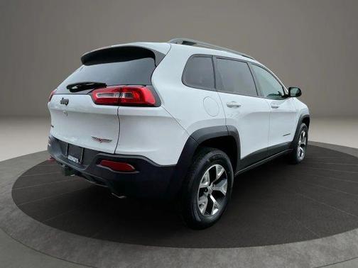 White 2017 Jeep Cherokee Trailhawk