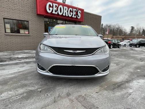 2020 Chrysler Pacifica Touring-L