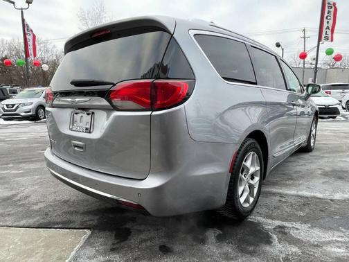 2020 Chrysler Pacifica Touring-L