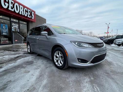 2020 Chrysler Pacifica Touring-L