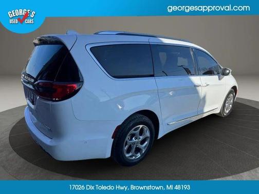 White 2021 Chrysler Pacifica Limited