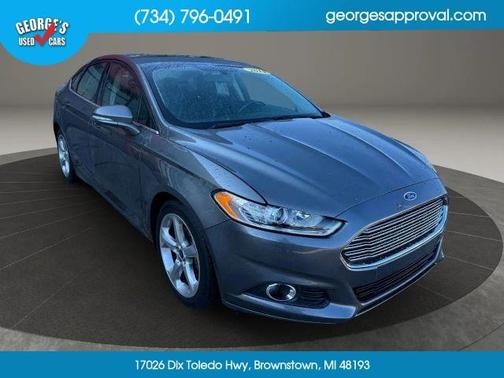 Gray 2014 Ford Fusion SE