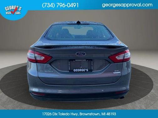 Gray 2014 Ford Fusion SE