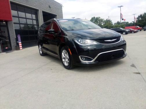 2018 Chrysler Pacifica Touring-L Plus