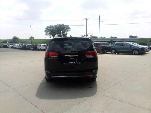 2018 Chrysler Pacifica Touring-L Plus