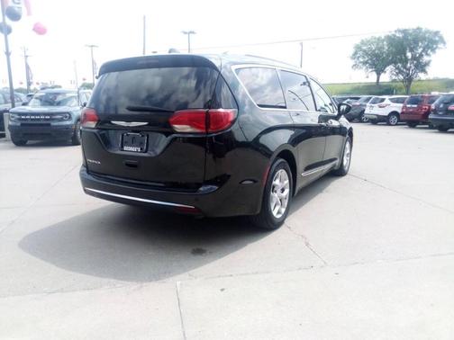 2018 Chrysler Pacifica Touring-L Plus