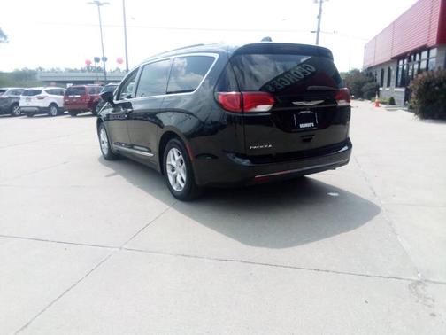 2018 Chrysler Pacifica Touring-L Plus