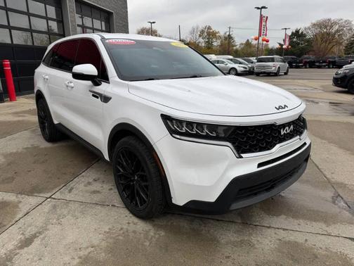 2022 Kia Sorento LX