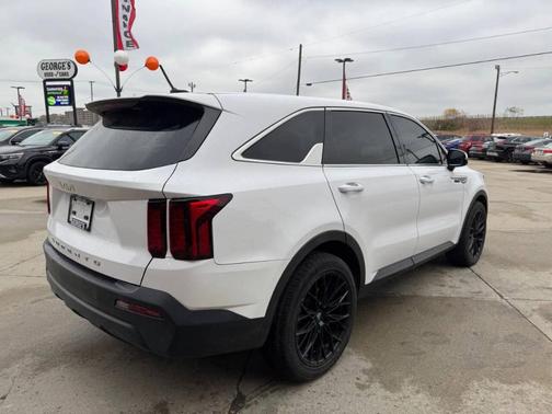 2022 Kia Sorento LX