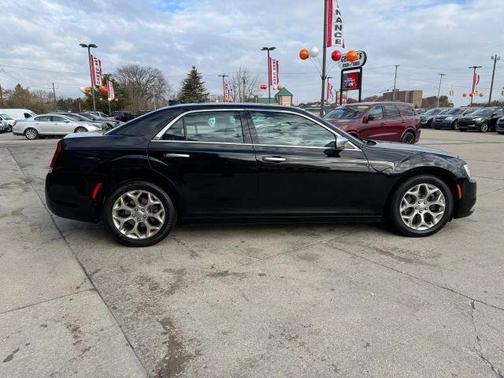 2017 Chrysler 300C Platinum