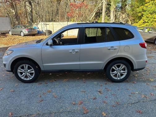 2011 Hyundai SANTA FE SE