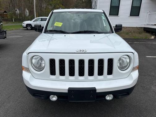 Bright White Clearcoat 2015 Jeep Patriot Latitude