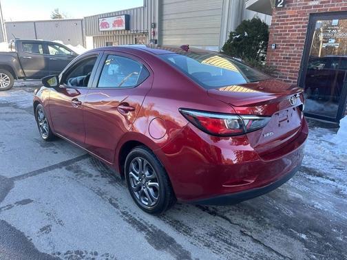 2019 Toyota Yaris Sedan LE