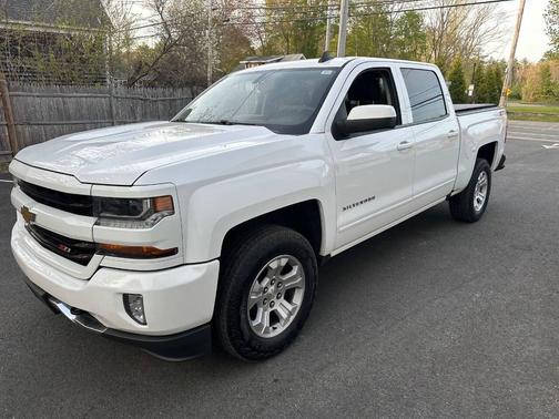 Summit White 2018 Chevrolet Silverado 1500 2LT