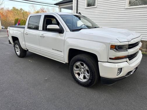 Summit White 2018 Chevrolet Silverado 1500 2LT
