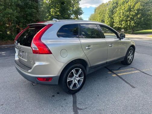 2012 Volvo XC60 T6 R-Design Platinum