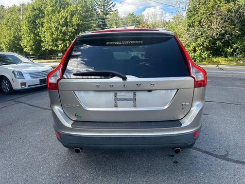 2012 Volvo XC60 T6 R-Design Platinum