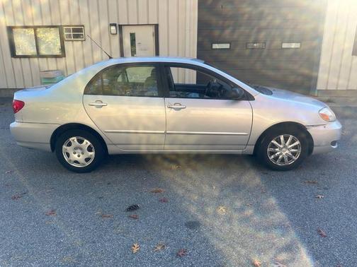 2005 Toyota Corolla LE