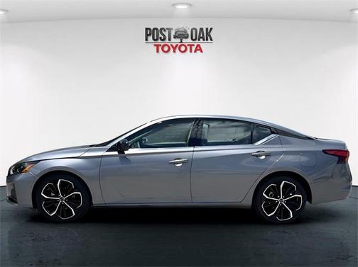 2025 Nissan Altima SR FWD