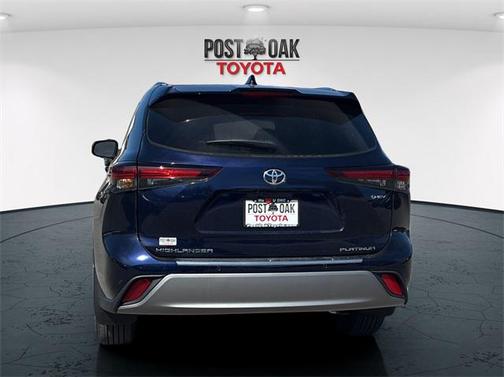 2026 Toyota Highlander Hybrid Platinum