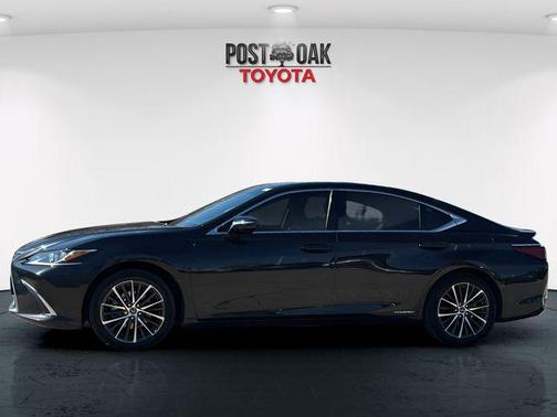 2022 Lexus ES 300h Base