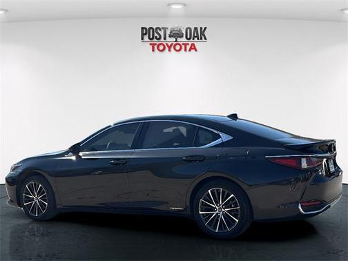 2022 Lexus ES 300h Base