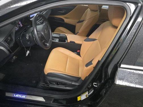 2022 Lexus ES 300h Base