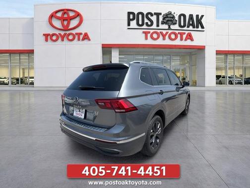 Platinum Gray Metallic 2023 Volkswagen Tiguan 2.0T SE