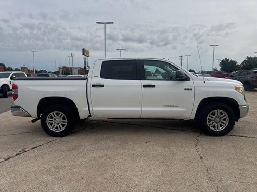 Super White 2016 Toyota Tundra SR5