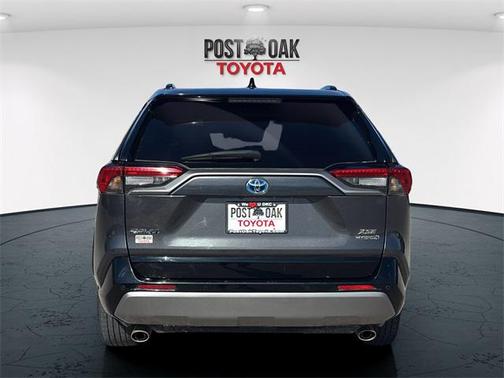 2022 Toyota RAV4 Hybrid SE