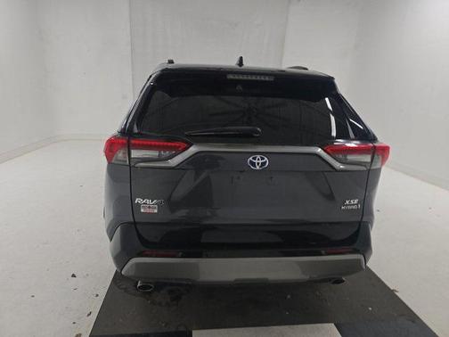 2022 Toyota RAV4 Hybrid SE
