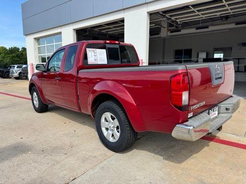 Red Brick Pearl/Mica 2011 Nissan Frontier SV