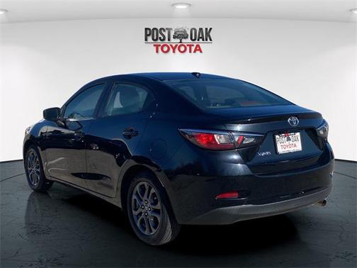 2019 Toyota Yaris Sedan LE