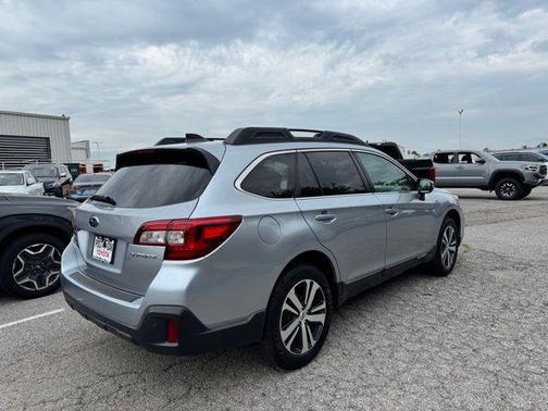 Ice Silver Metallic 2019 Subaru Outback 2.5i Limited