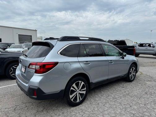 Ice Silver Metallic 2019 Subaru Outback 2.5i Limited