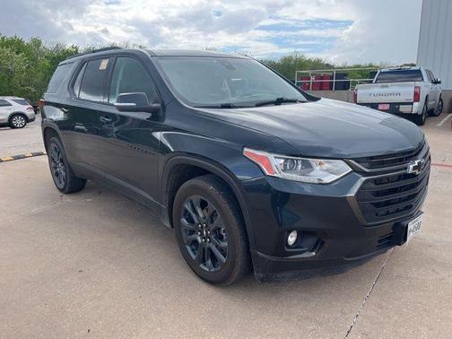 Graphite Metallic 2021 Chevrolet Traverse RS