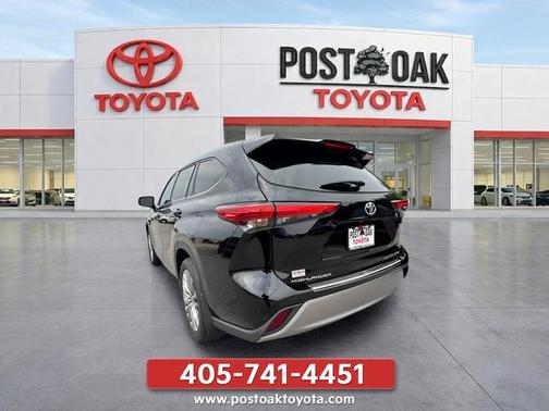 Midnight Black Metallic 2023 Toyota Highlander Platinum