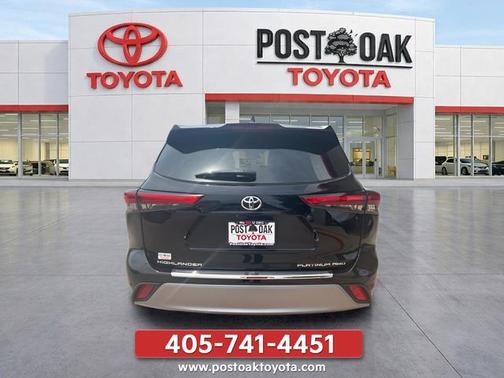 Midnight Black Metallic 2023 Toyota Highlander Platinum