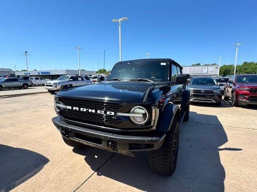 Shadow Black 2024 Ford Bronco Wildtrak