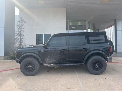 Shadow Black 2024 Ford Bronco Wildtrak