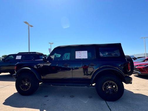 Shadow Black 2024 Ford Bronco Wildtrak