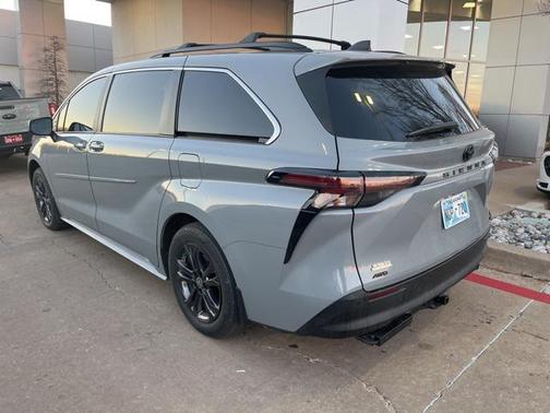 2024 Toyota Sienna Woodland Edition