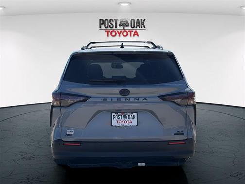 2024 Toyota Sienna Woodland Edition